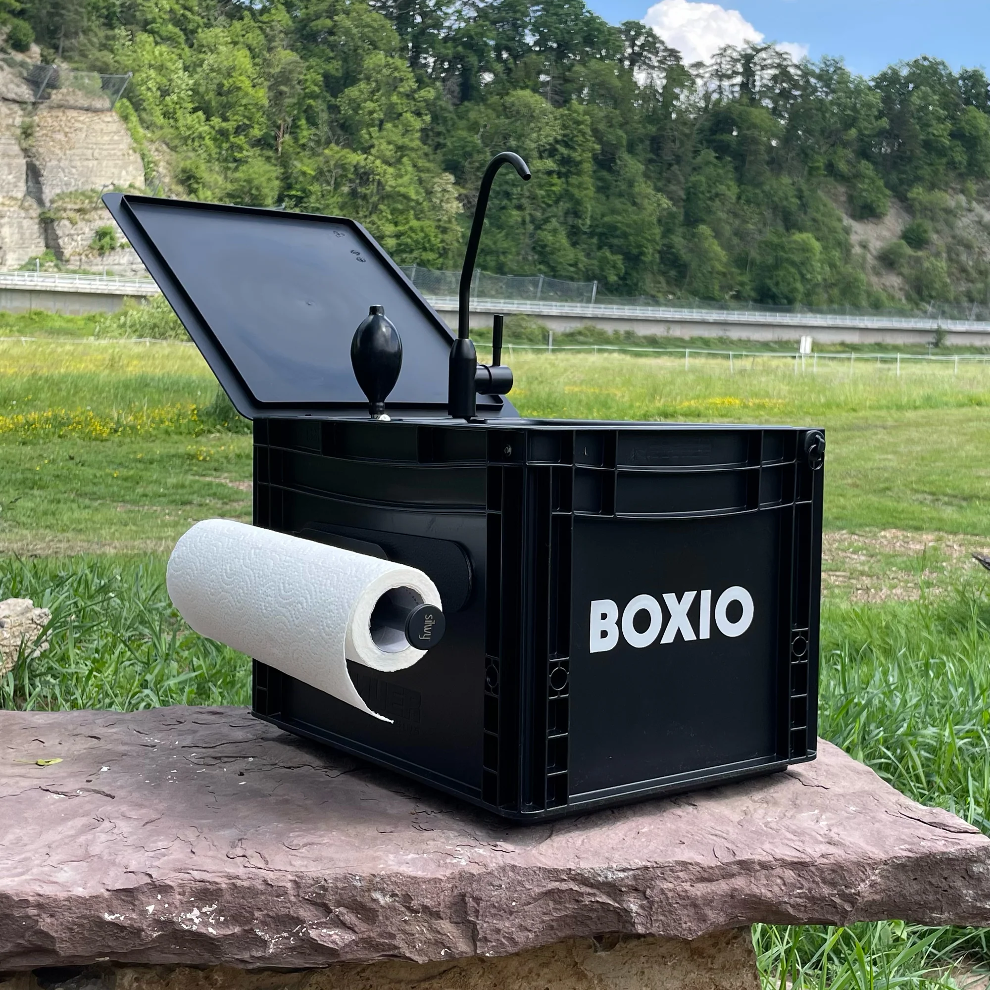 BOXIO x Silwy® Magnetic Kitchen Roll Holder - Image 3