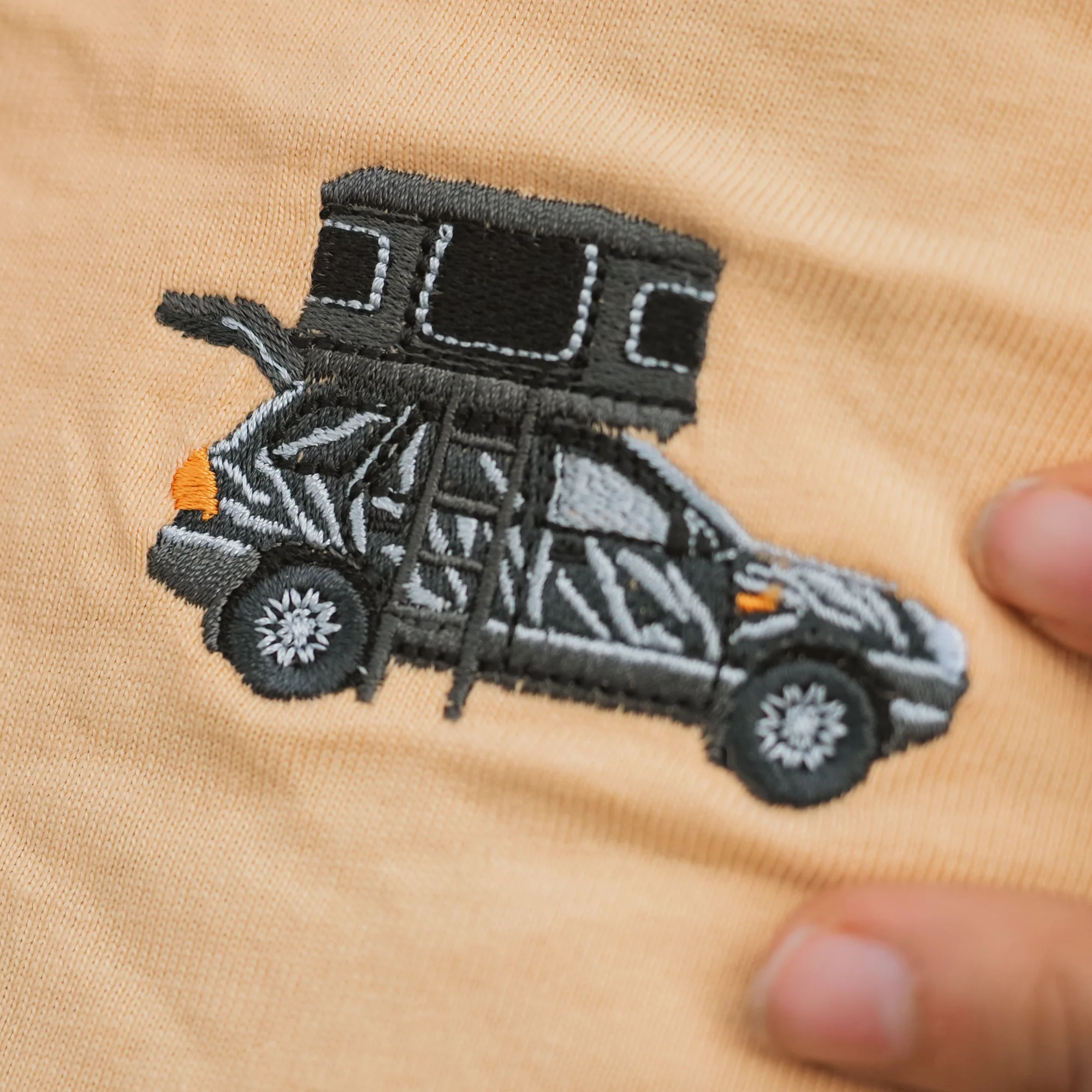 BOXIO x kommando.frei I T-shirt with embroidery - Image 4